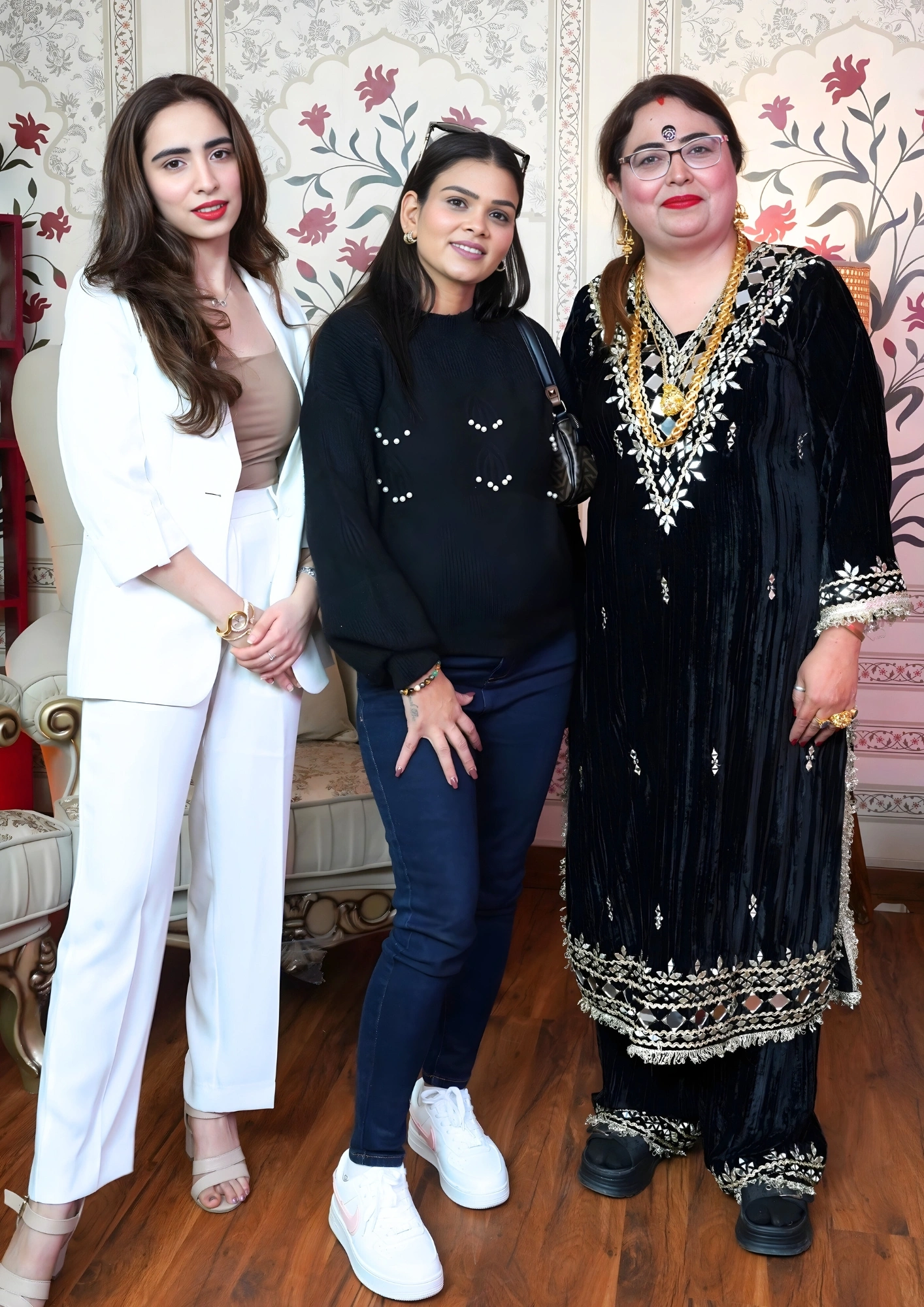 payal malik with guru ma, payal malik with acharya sakshi sanjeev thakur